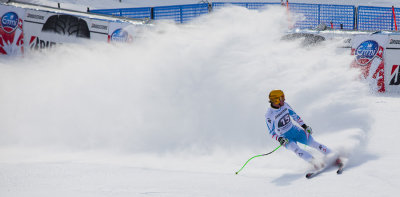Skier 7694.jpg