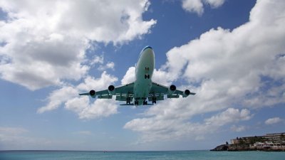 747 on final approach, St. Maarten