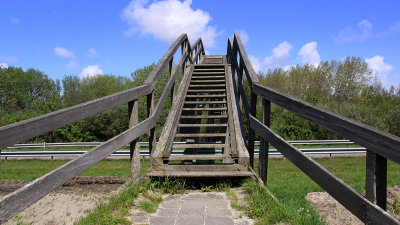 Lauwersoog - Marneweg voetgangersbrug