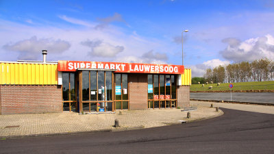 Lauwersoog - Haven supermarkt