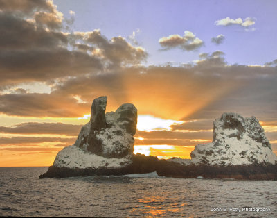 Roca Partida Surrise IMG_0991.jpg