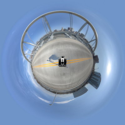 MiddleMainWorld_resize.jpg