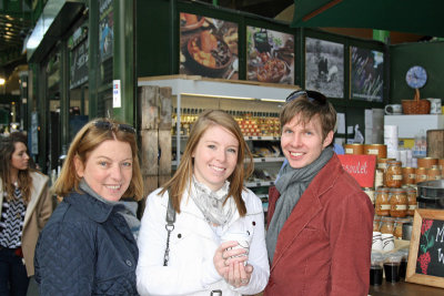 Easter Friday - drinking mulled wine for breakfast at the Borough Market.jpg
