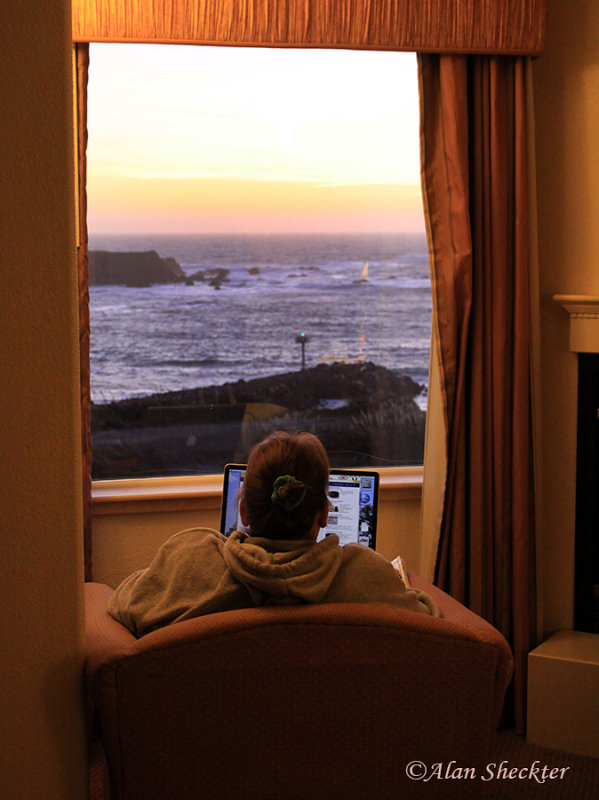 Donna in the hotel room, picturesque reading nook