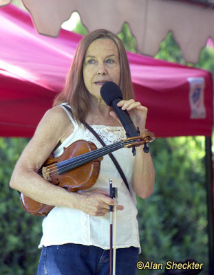 Pamela leads the Suzuki Youth Fiddlers