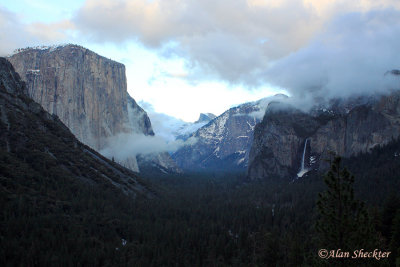 Yosemite Valley from Tunnel View, late afternoon
