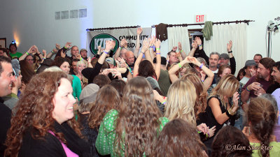 Sold-out crowd answers California Honeydrops' Lech Weirzynski dance challenge - alas no prizes were given :-)