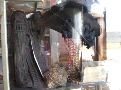Bodie-museum display-a beautiful black corset & Edwardian hat
