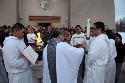 5_OLG_EasterVigil_30Mar2013_0010 [1024x683] [800x534].JPG