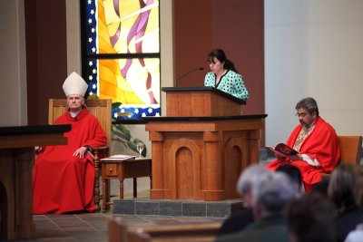 OLG_GoodFridayService_29Mar2013_0011 [800x533].JPG