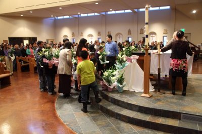 OLG_EasterVigil_30Mar2013_0044 [800x533].JPG