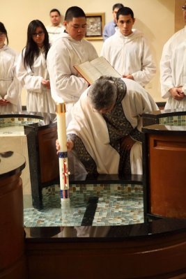 OLG_EasterVigil_30Mar2013_0058 [400x600].JPG