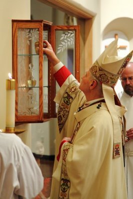 Chrism_Mass_2013_OLG_19Mar2013_0107_OLG_Oils [401x600].JPG