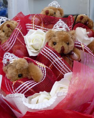 A bouquet of bears