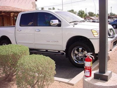2005 Nissan 4x4 LElocal fire extinguisher