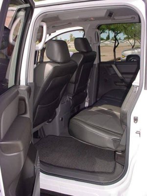 2005 Nissan 4x4 LEdrivers side rear door