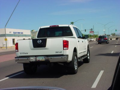 2005 Nissan 4x4 LEside running boards