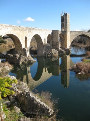 Besal. Pont Medieval