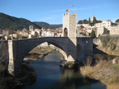 Besal. Pont Medieval