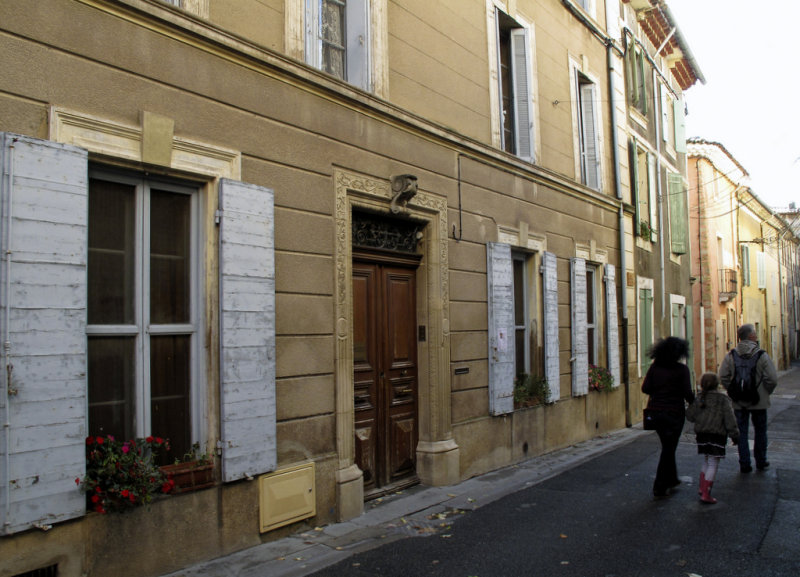 Cucuron streets