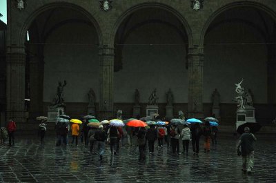 Rainy morning in Piazza della Signoria - 9618