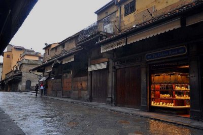 Rainy morning on Ponte Vecchio - 9644