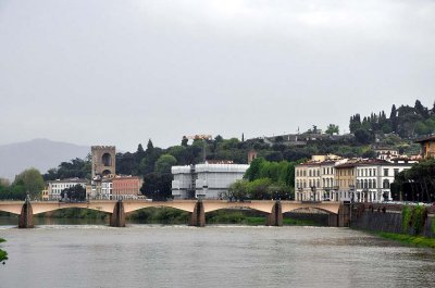 Arno river viewed from Ponte Vecchio - 9651