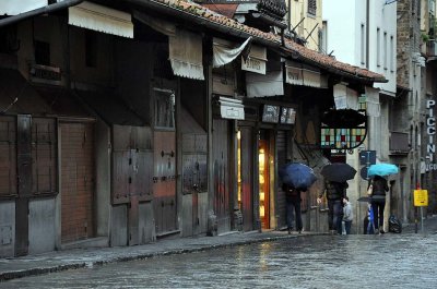 Rainy morning on Ponte Vecchio - 9663