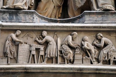 Bas relief de Nanni di Banco, artisans et sculpteurs au travail - Orsanmichele - 0531