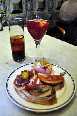 Delicious pintxos in Caf Bar Bilbao, Plaza Nueva - 7929