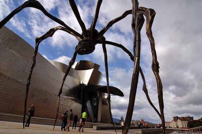 Louise Bourgeois Maman sculpture at the Guggenheim Museum in Bilbao - 8060
