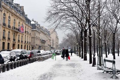 Snow in Paris, rue de Constantine - 1115