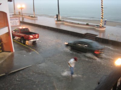 tami got this nice shot of the guy getting drenched