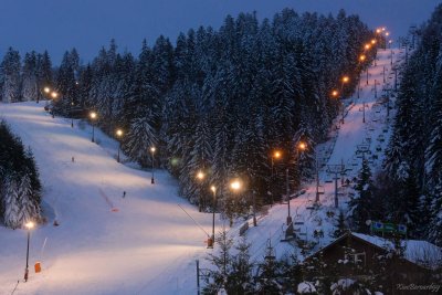 Night opening of the ski Tracks.