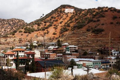 Bisbee from the road