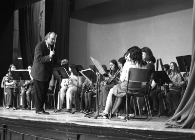 Anatols Adaman conducting the SCS Band 2