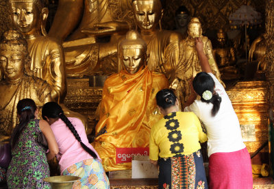 gilding Buddha