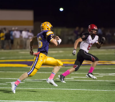 Lutcher QB #16 Scramble.jpg