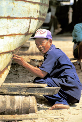Thai Boat Builder