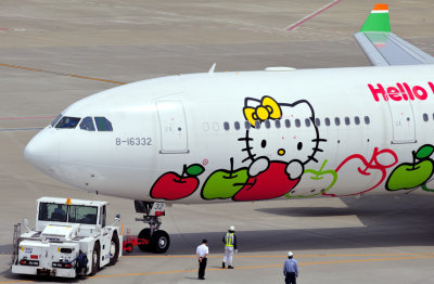 Hello Kitty A330 Close Up