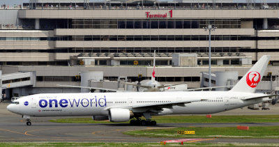 JAL B-777/300, One World