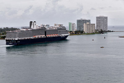 The Neeuw Amsterdam Leaving Port Everglades