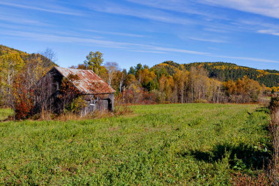 A shack on HiWay 132, east of Rimouski