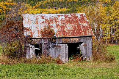 A shack on HiWay 132, east of Rimouski