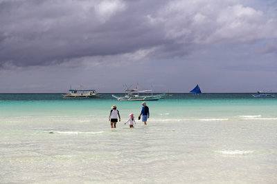 Wading, White Beach, Boracay