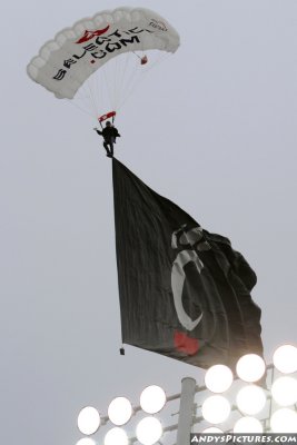 Skydivers at the Syracuse-Cincinnati game