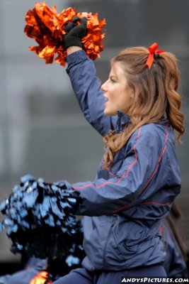 Syracuse Orange cheerleader