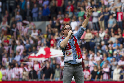 Dutch singer and PSV supporter: Guus Meeuwis