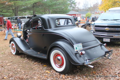 1933 Ford V8 Deluxe Coupe 3 Windows