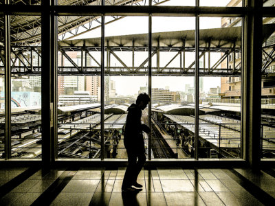 DANS LA GARE D'OSAKA